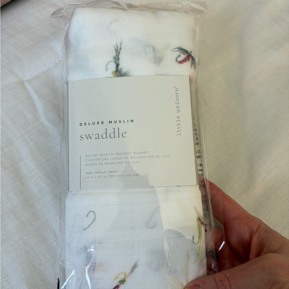 Deluxe Muslin Swaddle- fish hooks